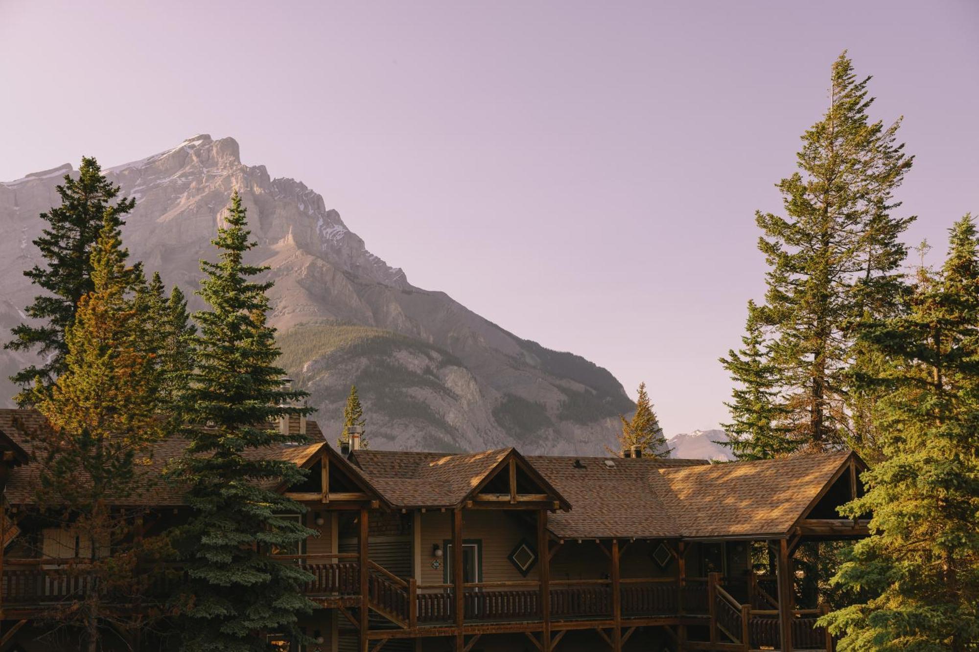 Buffalo Mountain Lodge Banff Exterior photo